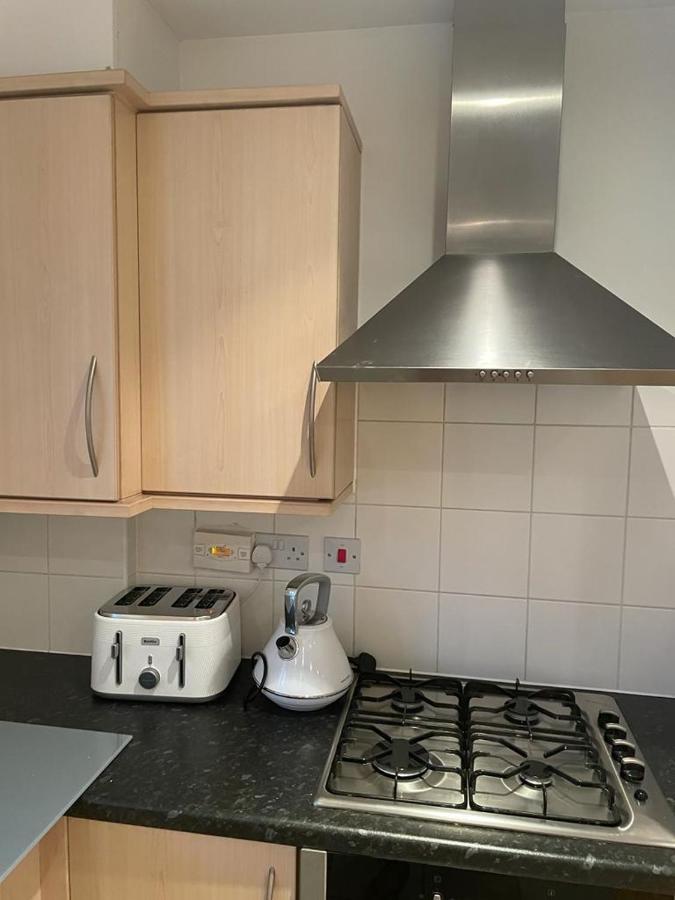 Luxurious & Cosy Apartment In Surrey Weybridge Exteriör bild